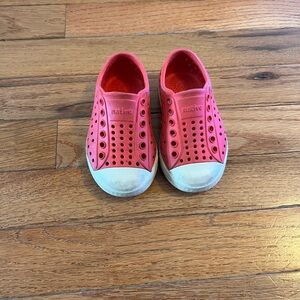 Toddler/Baby Native Red Shoes size c5